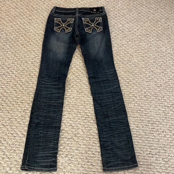 Antique Rivet mid-rise distressed straight leg size 25 - Picture 5 of 9